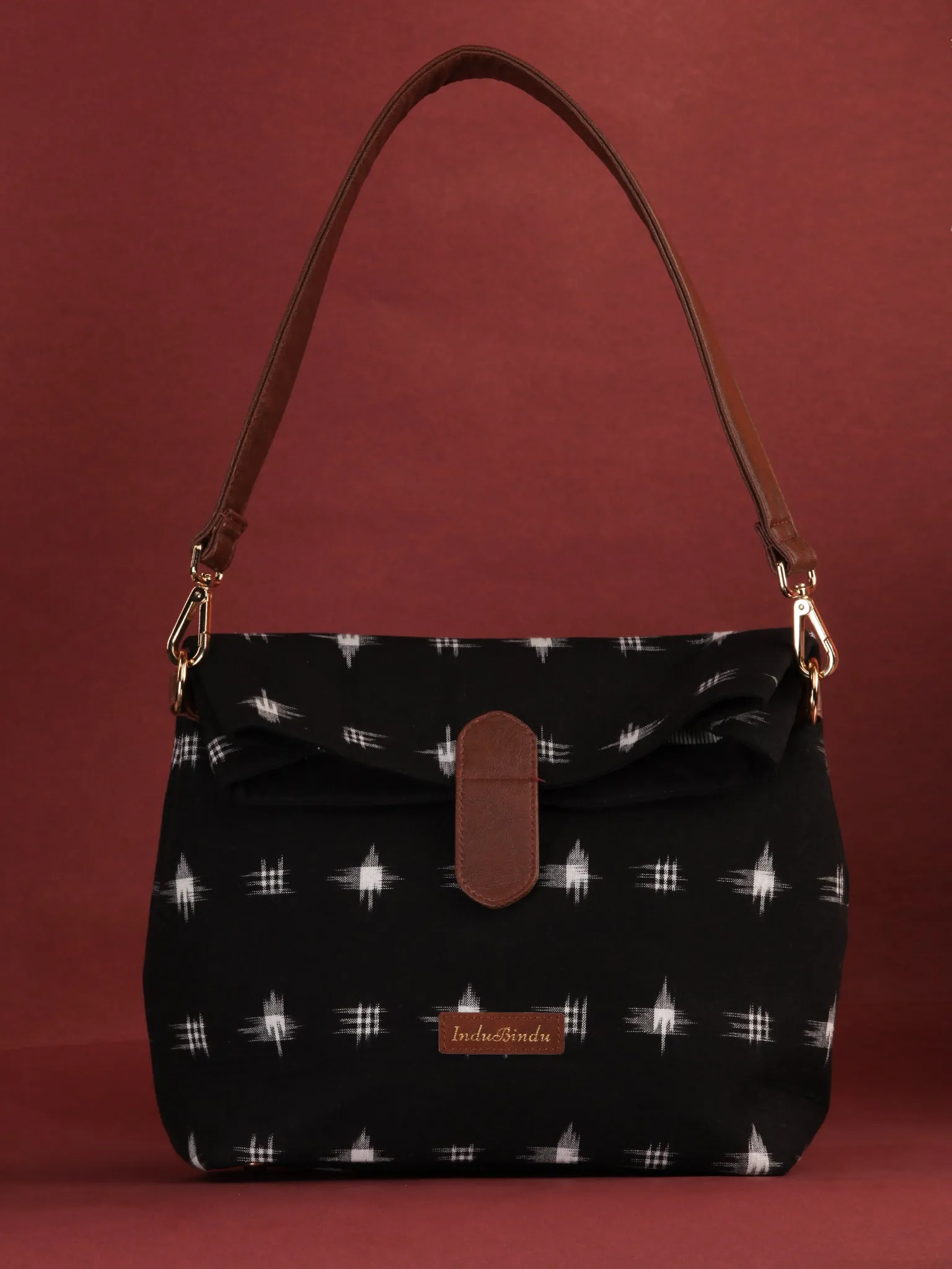 Black White Fold Over Ikat Hand Bag - B0504