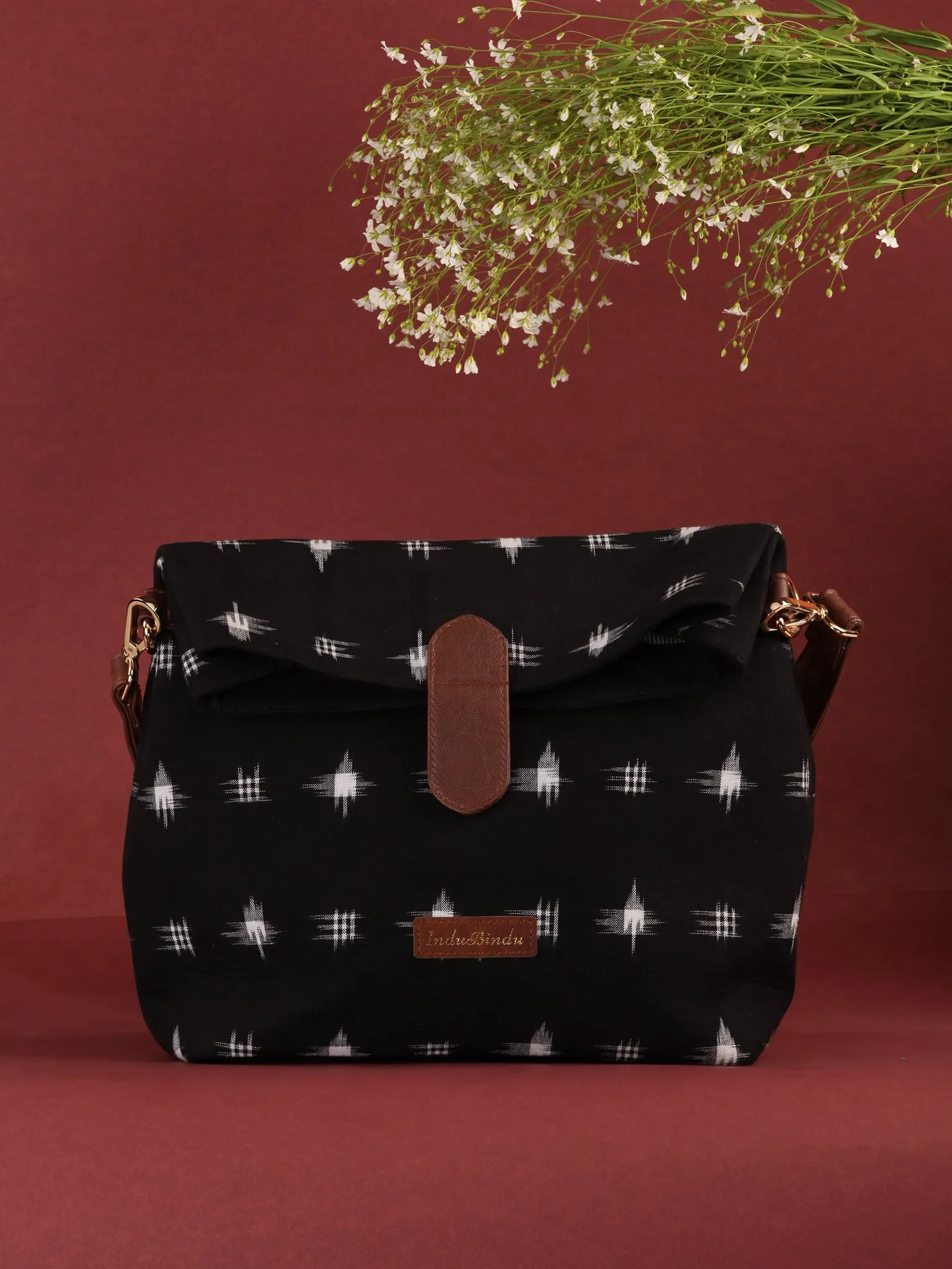 Black White Fold Over Ikat Hand Bag - B0504
