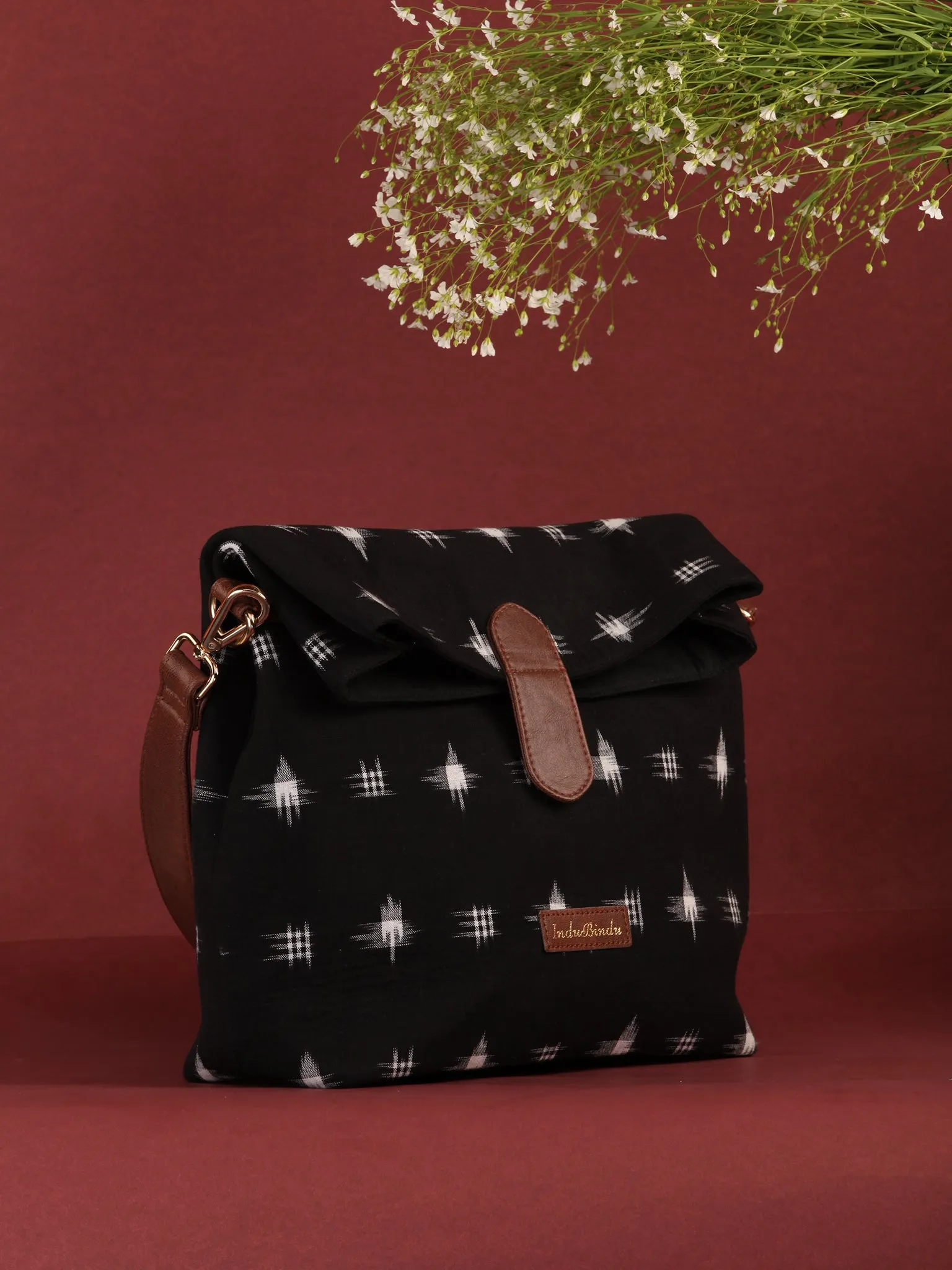 Black White Fold Over Ikat Hand Bag - B0504