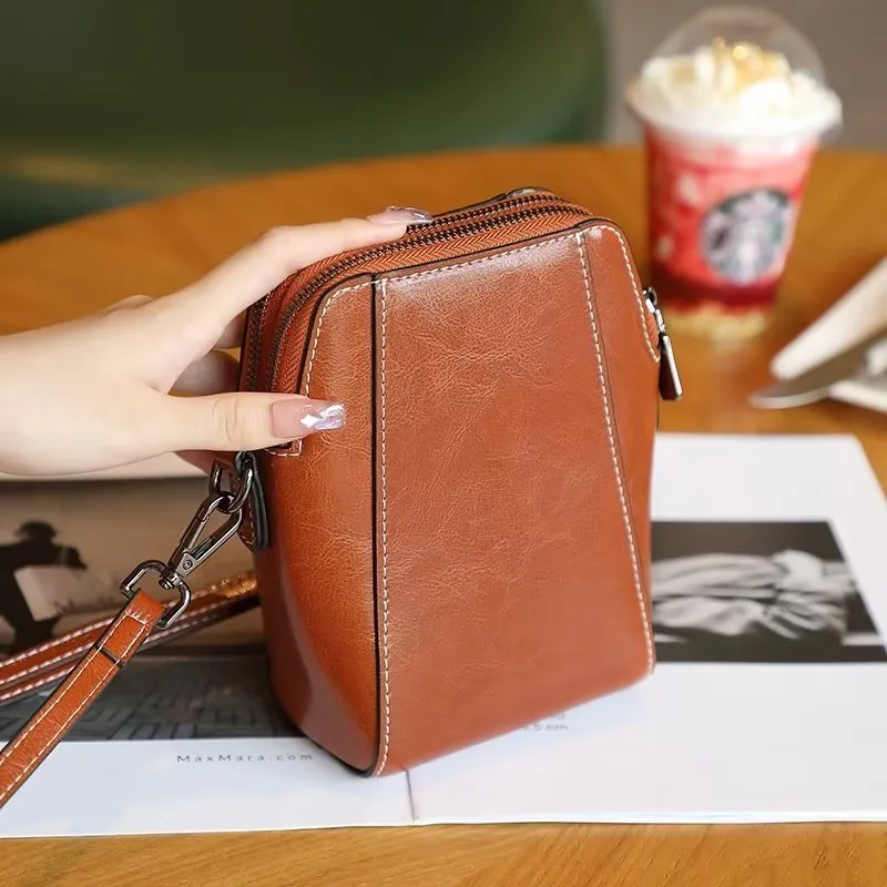 Luxe Leather Square Thread Pattern Shoulder Bag