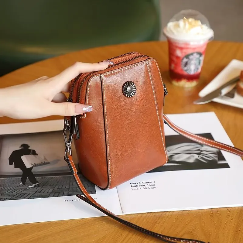 Luxe Leather Square Thread Pattern Shoulder Bag