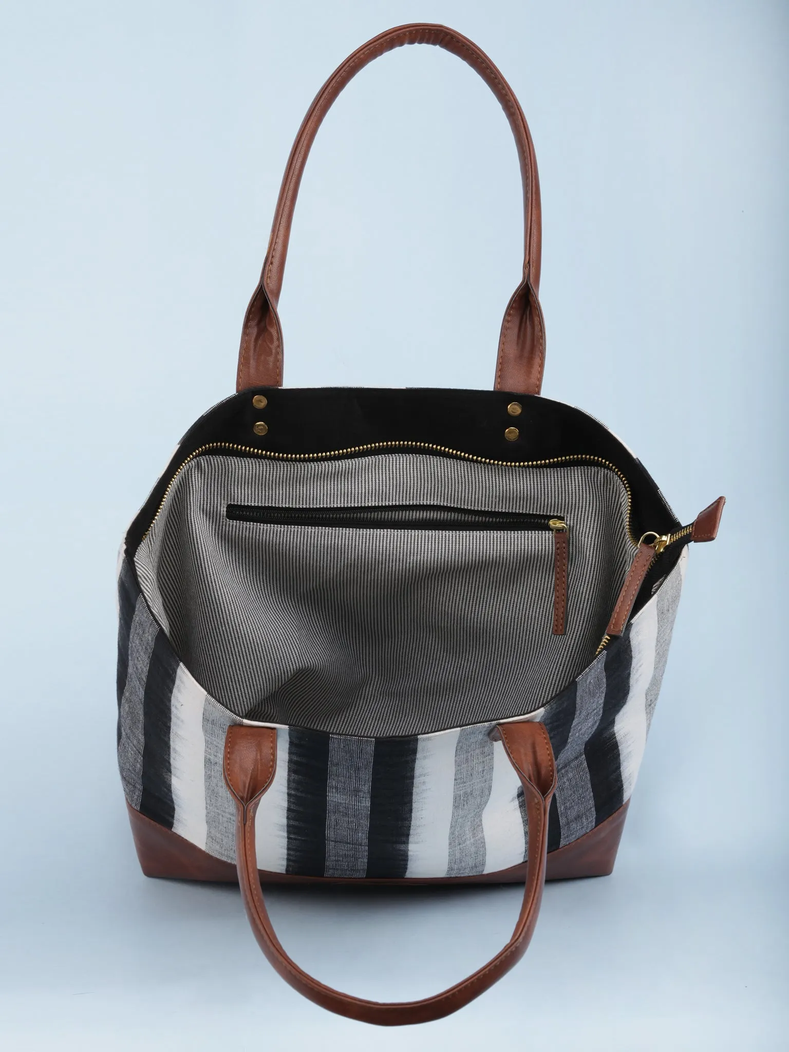 White Black Ikat & Vegan Leather Tote Bag - B1002
